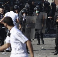 Нови боеве пред президентския дворец в Кайро