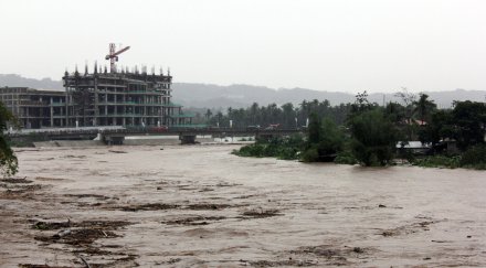 тайфунът пабло уби филипинци