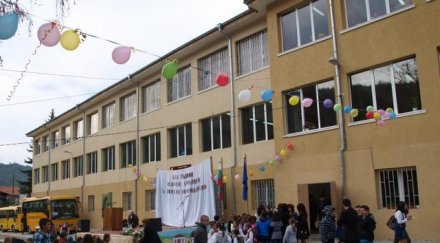 майка преби второкласници враца закачали сина