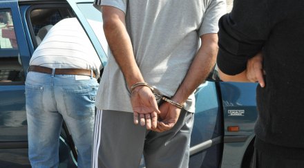 задържаха едри търговци оръжия