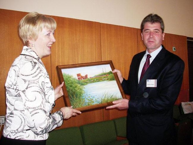 И кметът на Свищов се разведе със СДС