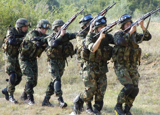 Наши командоси пратени в Катар на секретна акция Хищен ястреб