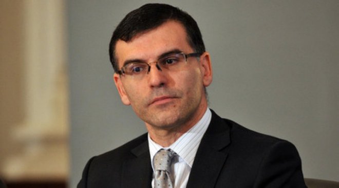 Бойко притисна Дянков да се извини на пияните депутати