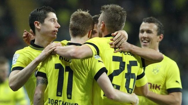 Борусия Дортмунд помете всичко по пътя си в Шампионската лига (Видео)