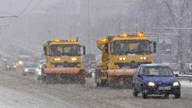 Отново сняг, Фандъкова пак изкара снегорините