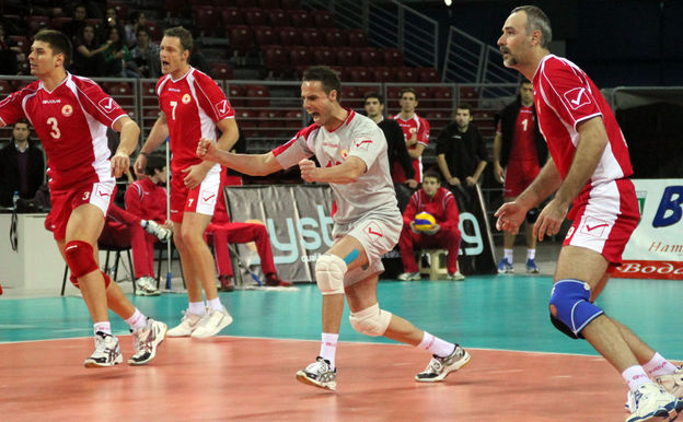 Волейболният ЦСКА катастрофира срещу Дукла