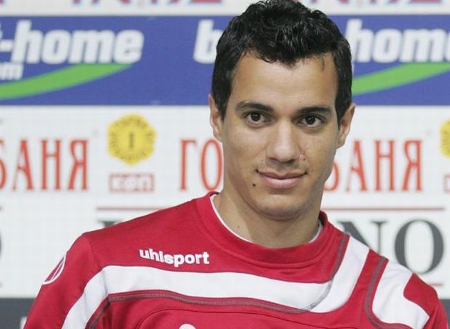 Платини остава в ЦСКА в името на България