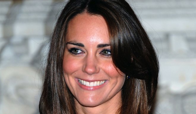 Кейт Мидълтън в болница, кара тежка бременност 