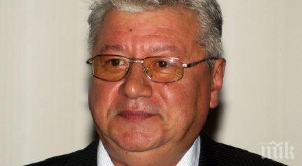 втори час продължава огледът дома самоубилия бивш зам главен прокурор