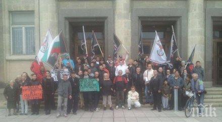 бисер миланов събра национално движение свобода заради репресивни действия техни членове