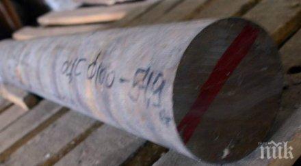 двама мъже млатиха прътове