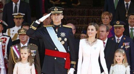 кралят испания призова гражданите недопуснат страната разпадне