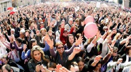 десетки хиляди протестират рим мерките правителството заетостта