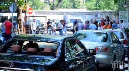 пик мародери задигнаха мерцедес плячкосаха коли сервиз бъдат поправени градушката