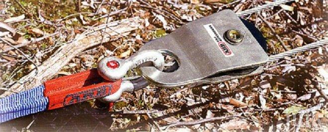 Уникално! Британец тегли въже с 14 коли 