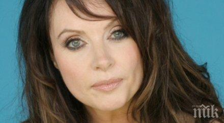 българина пленил сара брайтман снимка