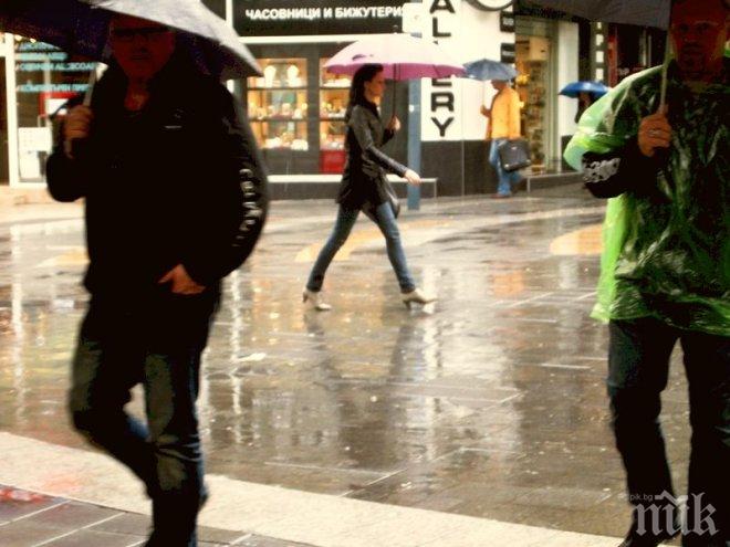 Бедственото положение в Бургас остава в сила