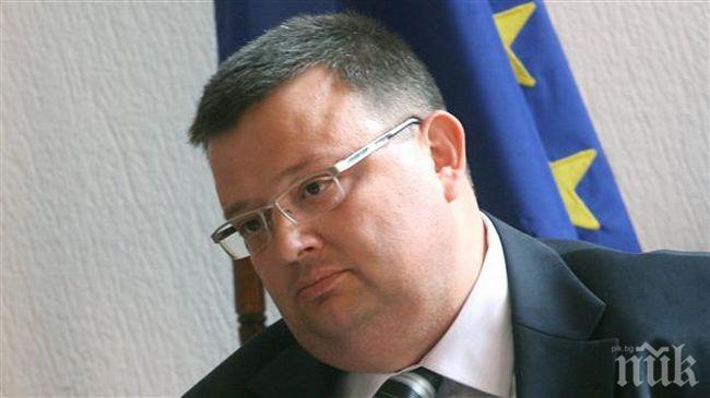 Главният прокурор ще иска имунитета поне на 8 депутати