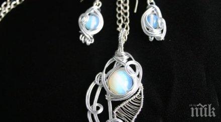 полски артисти създадоха бижу светлина