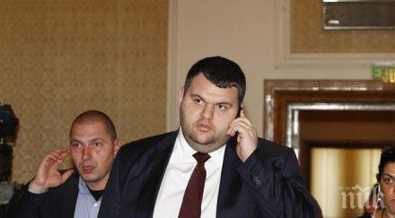 пеевски напусна парламентарния дебат ктб