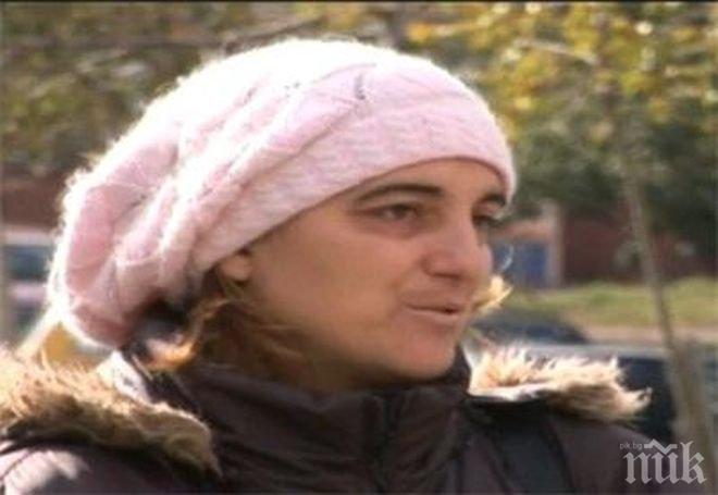 Бабата и дядото на захвърленото в кофа бебе го искат