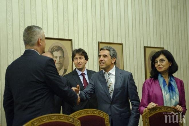 Президентът утре посреща Реформаторския блок и ДПС