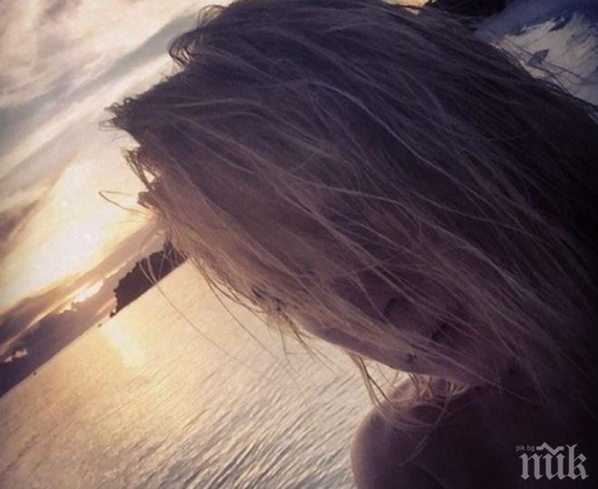 Морски залез + разрошени коси = Мария Шарапова (снимки)