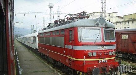 екипи работят цяла нощ пускане влаковете софия кулата