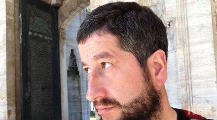 пик скандалът правосъдния министър разраства две дирекции пробвали спрат безумието иванов вкарал 617 000 лева джоба архитект