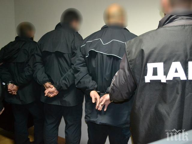 Специализираният съд остави в ареста четирима от задържаните митничари от Лесово