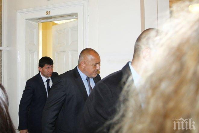 Станаха ясни част от договорките за управлението: Задължително гласуване, обръщане на енергетиката с хастара навън