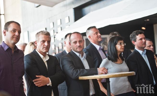 Читатели на ПИК гневно: Петър Москов първо да излекува себе си, после другите! 18 министри - хрантутници?! Откъде накъде да ги храним?