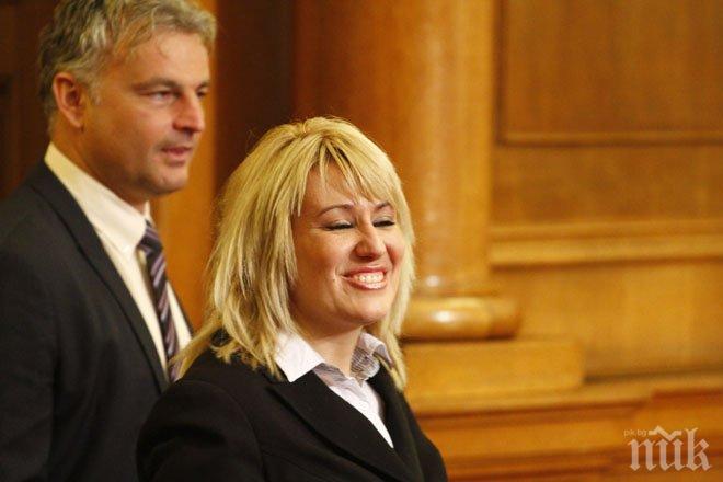 Депутат от ГЕРБ помага на Ана Баракова да се справи с шока в София! Тя обяви, че ще подкрепи Бойко (снимка)