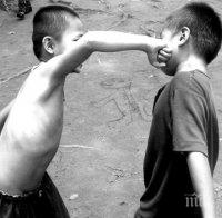 Ромчета нападат деца край пернишко училище