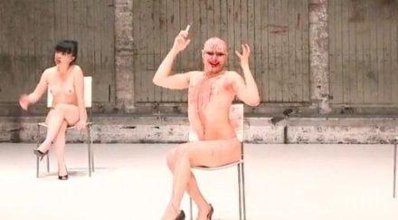 безскрупулен наш художник развя насред театър брюксел снимки