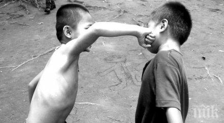 ромчета нападат деца пернишко училище