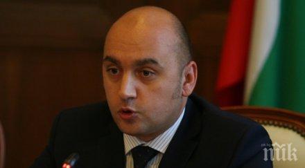 скандално разкритие пик лъсва гореща афера върха държавата служебен министър назначил млада мома ключов директор без близка савова допълнена