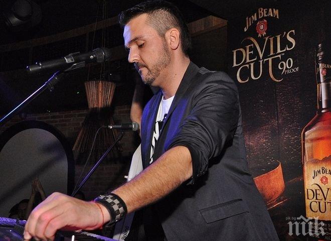 Графа яхна джип Мерцедес за 100 бона, опасен е по пътя - кара с летни гуми