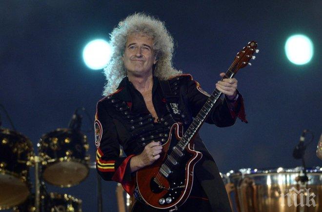 Легенда на Куин купи самолетен билет за първа класа на китарата си