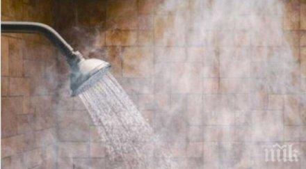 ужас баща наказа годишната дъщеря душ вряла вода детето издъхна изгаряния