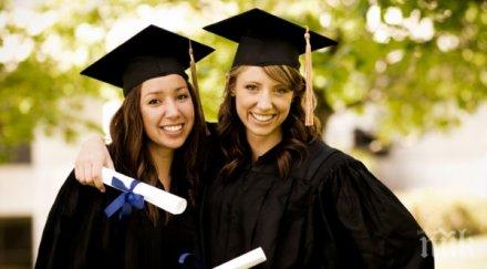 намерената мъртва студентка велико търново планирала самоубийство повикала родителите дипломиране