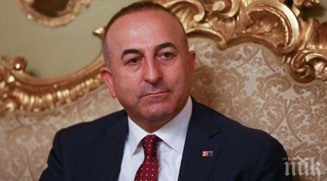 Турският външен министър в Киев: Не признаваме анексирането на Крим от Русия