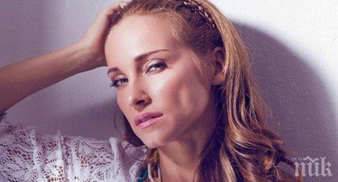 Алекс Раева се сгромоляса на сцената на Х фактор