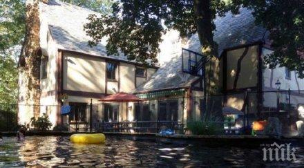 имението кръстника продава