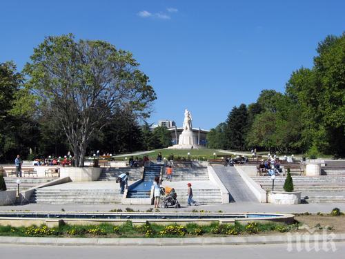 Амфитеатърът във Варна се разпадна