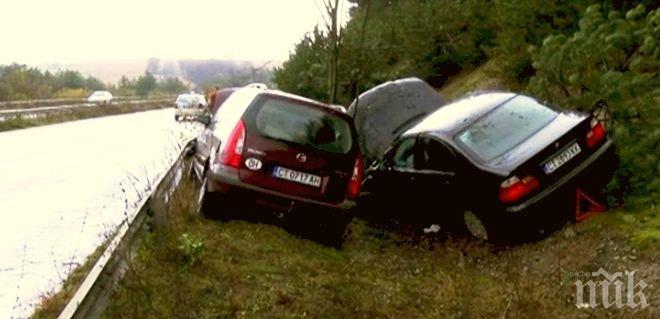 Верижна катастрофа заради разлив на нафта (снимка)