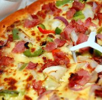 Сто канадци се парфюмират с аромат на топла пица