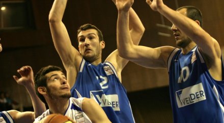 баскетболният левски отнесе израелци балканската лига