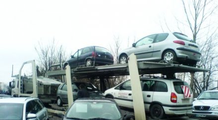 потрошиха коли автокъща