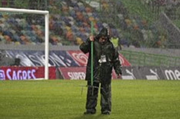 Порой отложи Спортинг - Генк с 24 часа